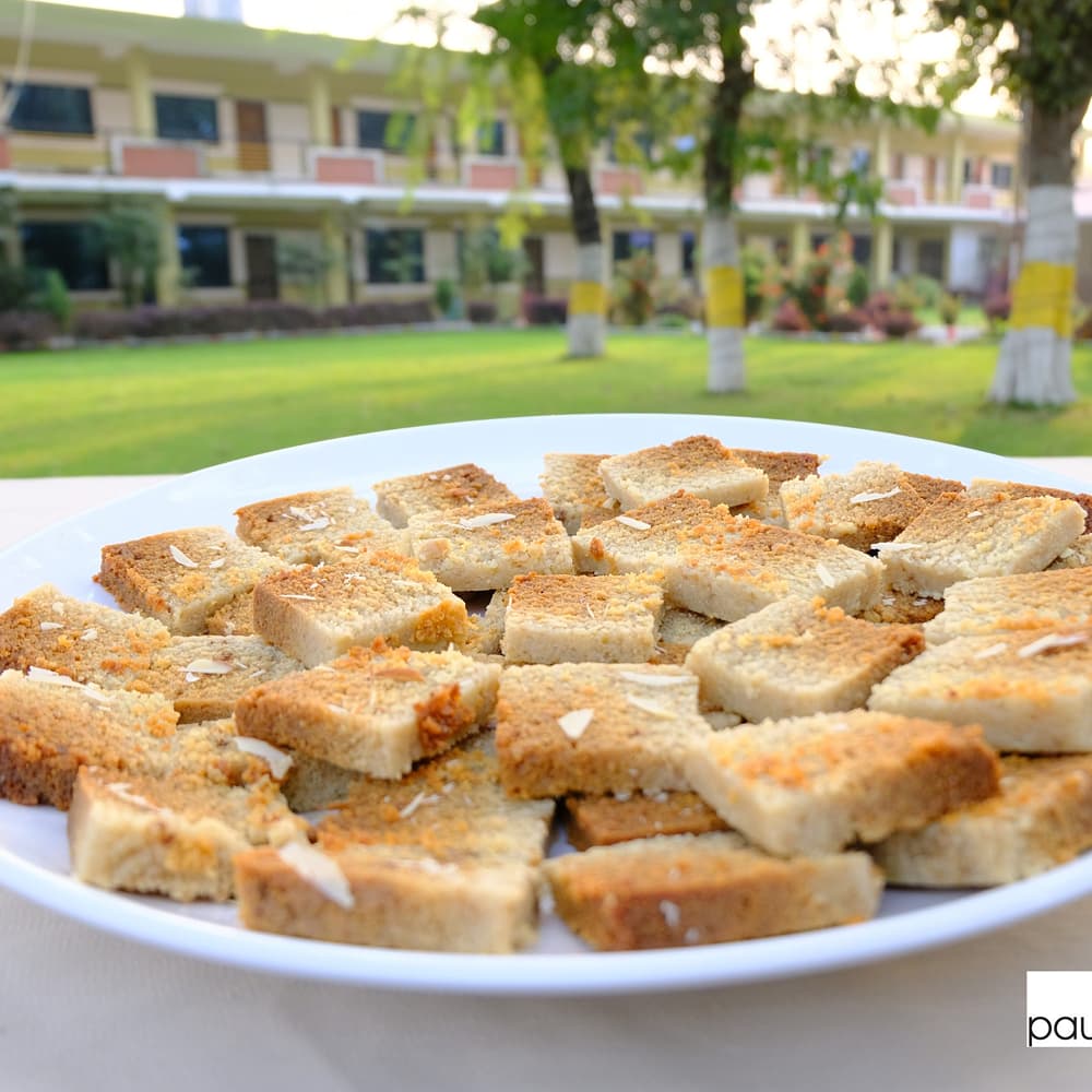 Gallery Item cG9zdDoyMTMz